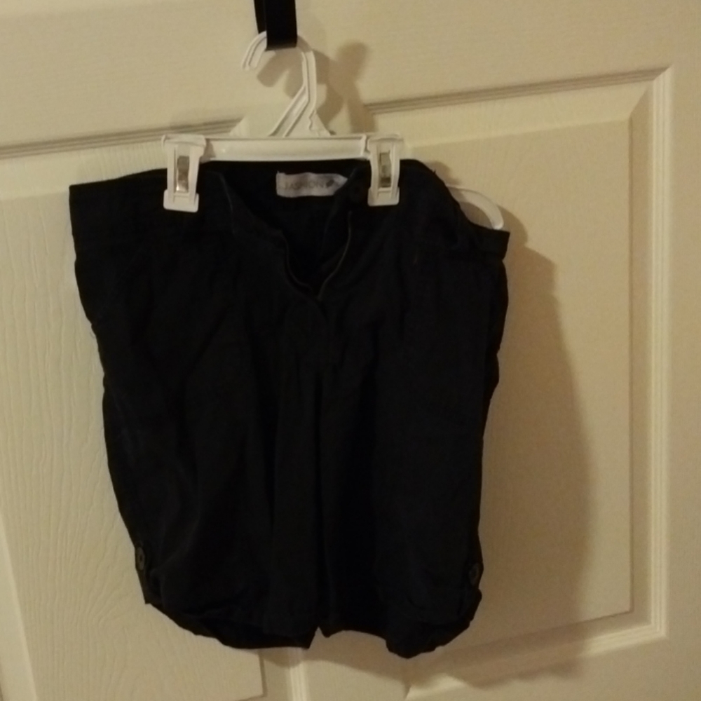 Sz ten black linen shorts